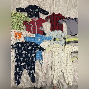 Sleepers and onesies (small, 0-4 months)